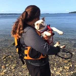 Meet your Posher, Emily